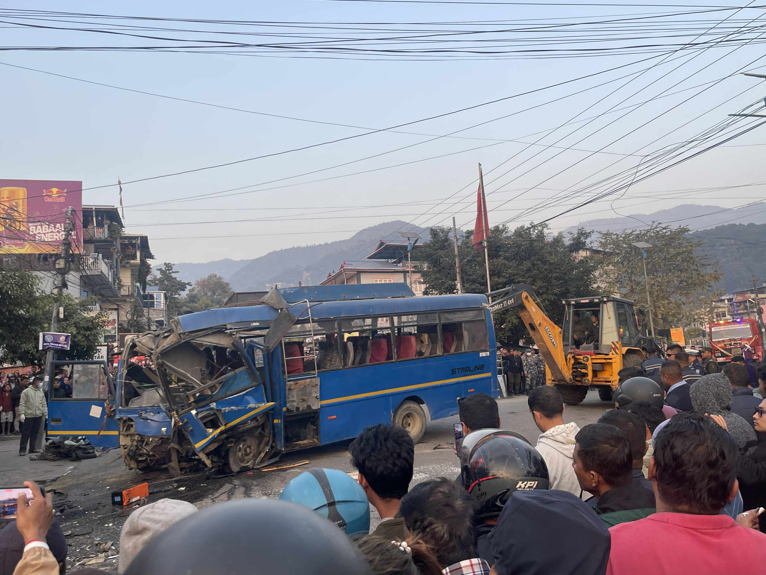 धरान जिरोपोइन्टमा स्कुल बस दुर्घटना: ५ जनाको मृत्यु, १२ जना घाइते
